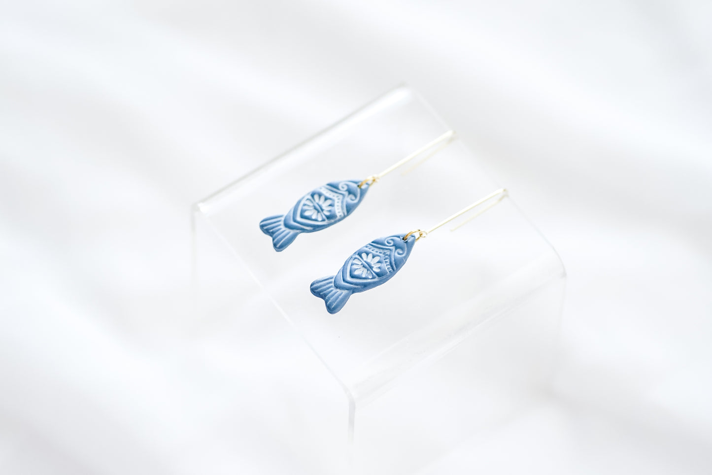 Summer Catch, Blue/White