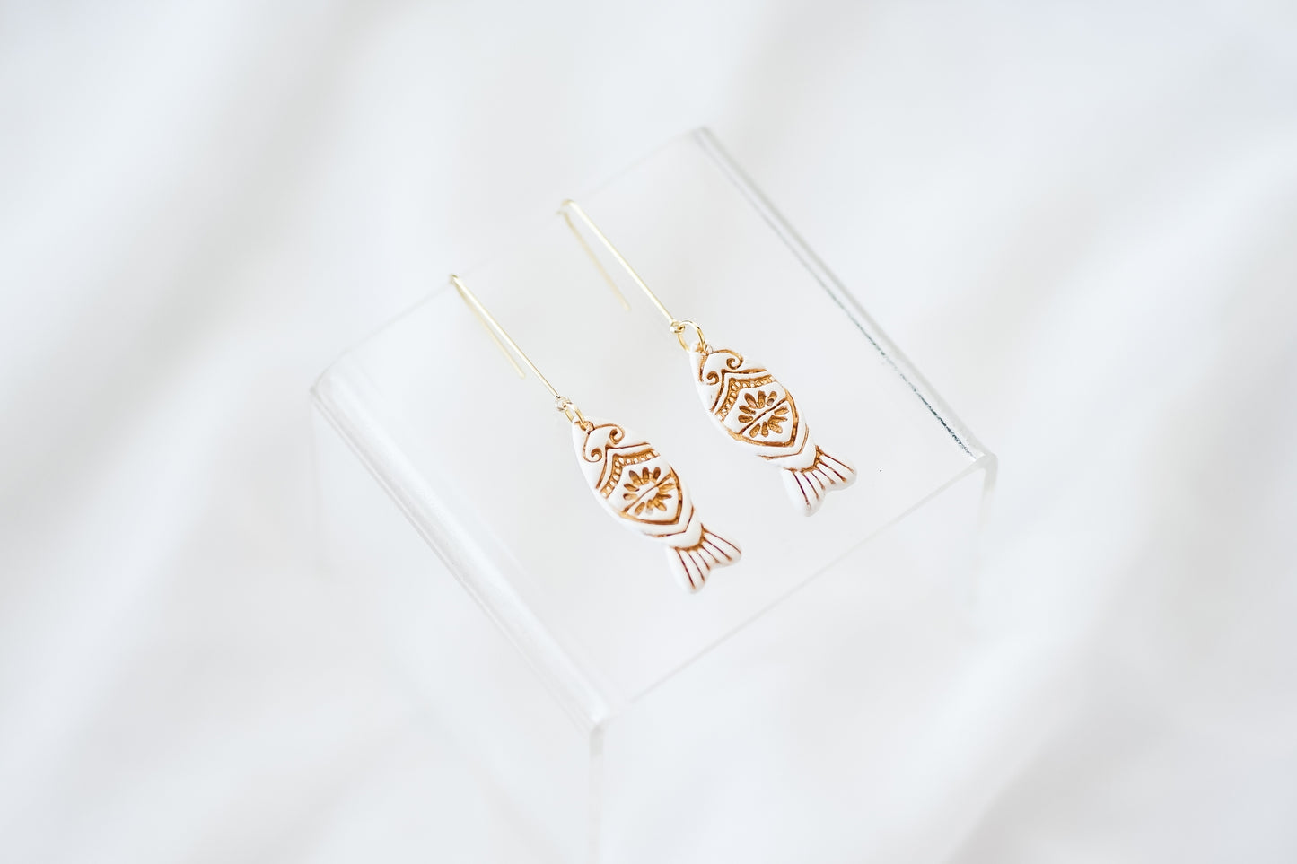 Summer Catch, White/Gold