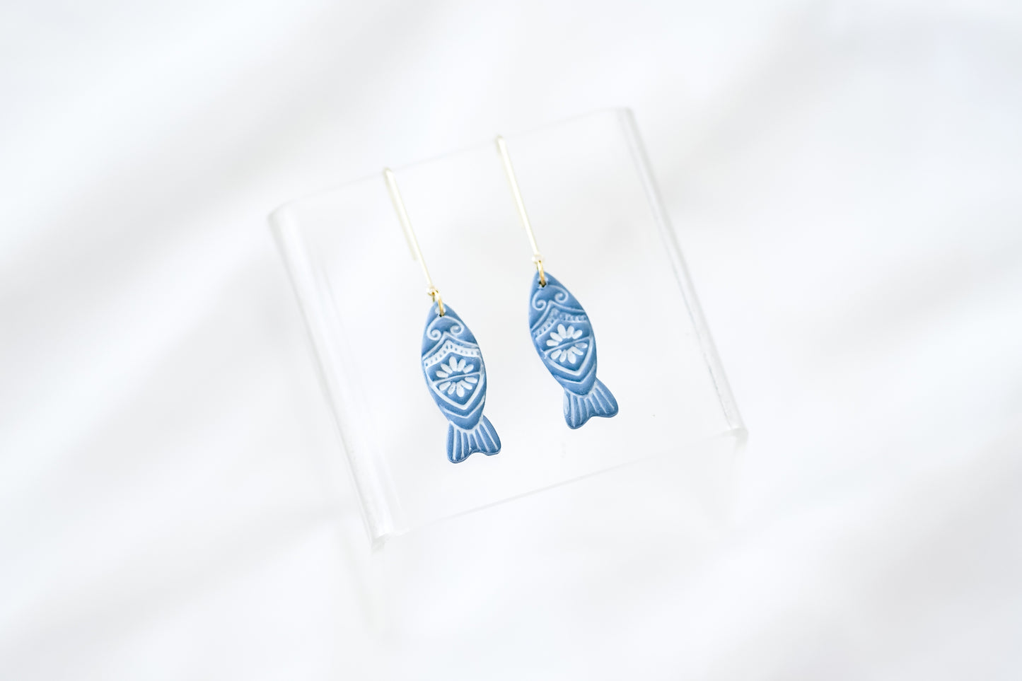 Summer Catch, Blue/White