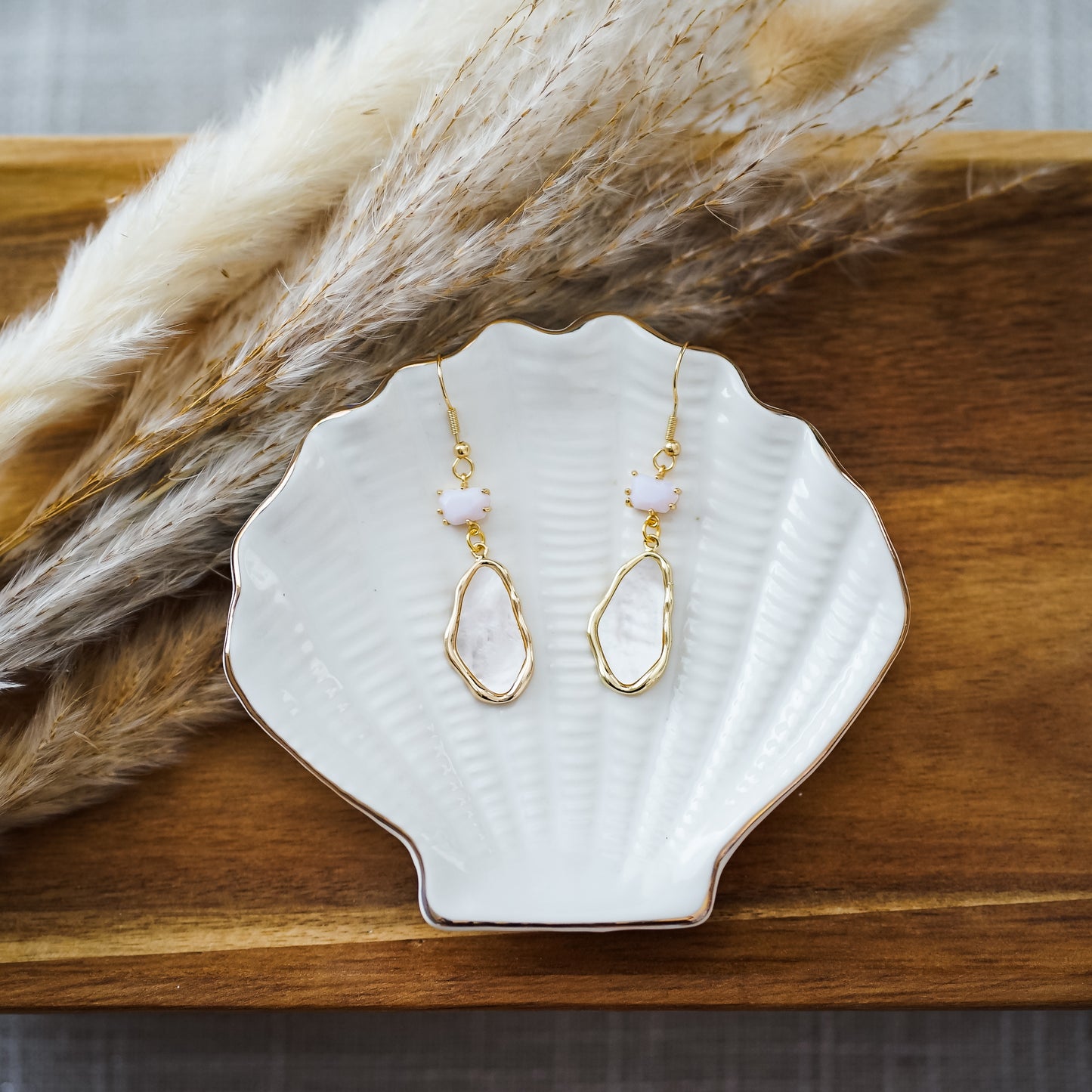 Alien Shell Dangle - Light Pink