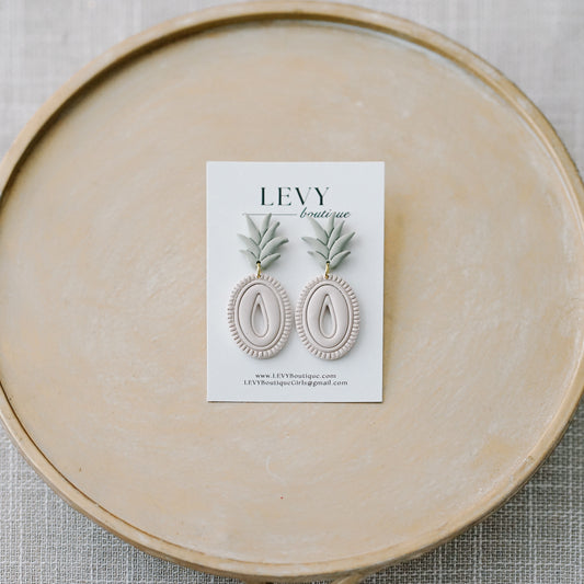 Pineapple - Sand with Green Leaves