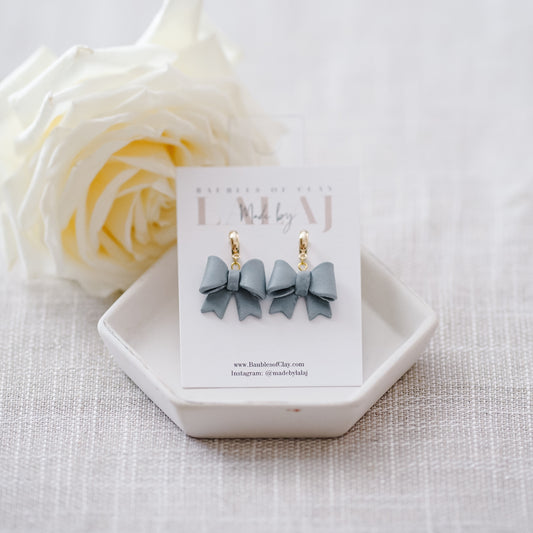 Bow Huggies, Silver